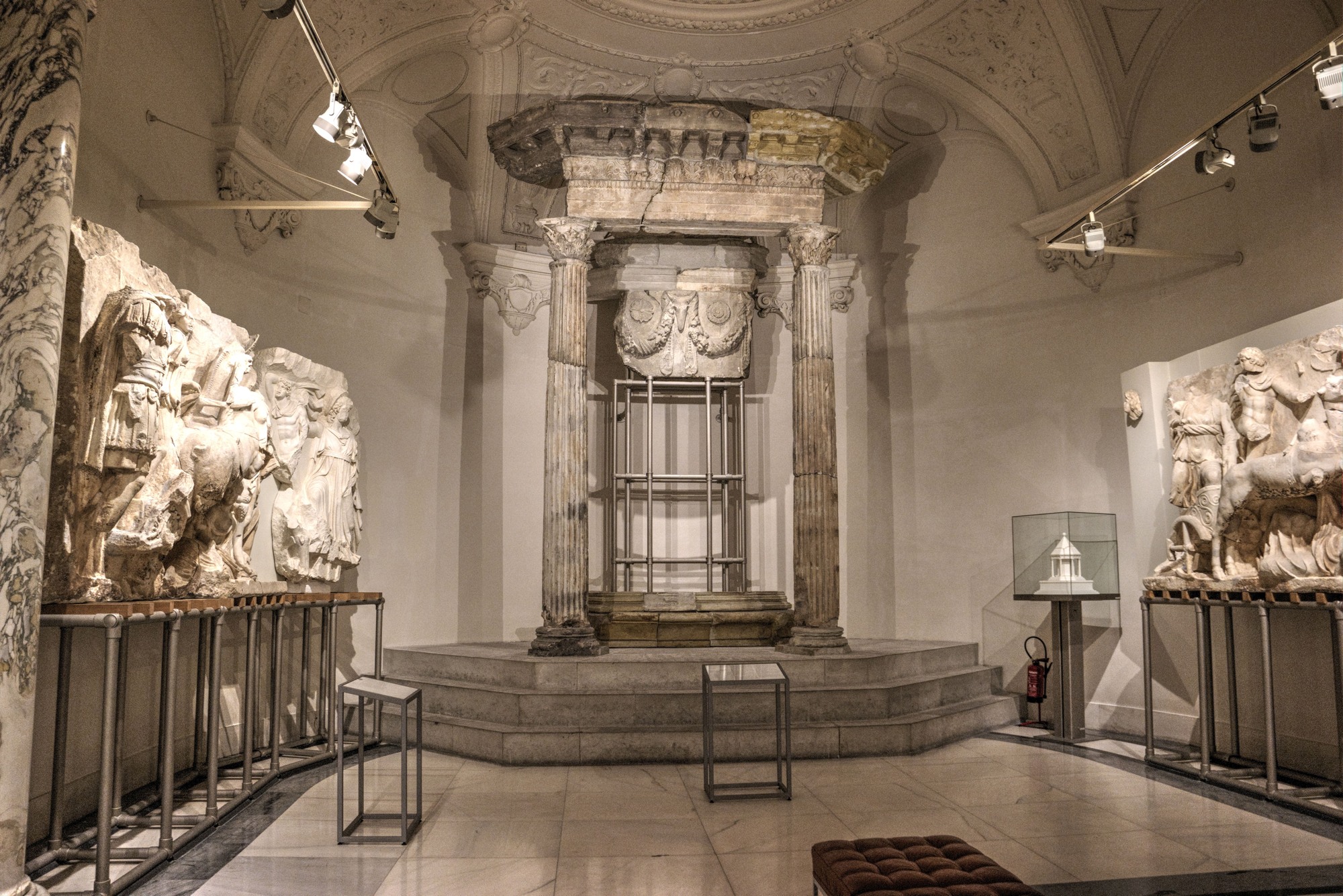 Zrekonstruowany Oktagon w Muzeum Efezu w Wiedniu